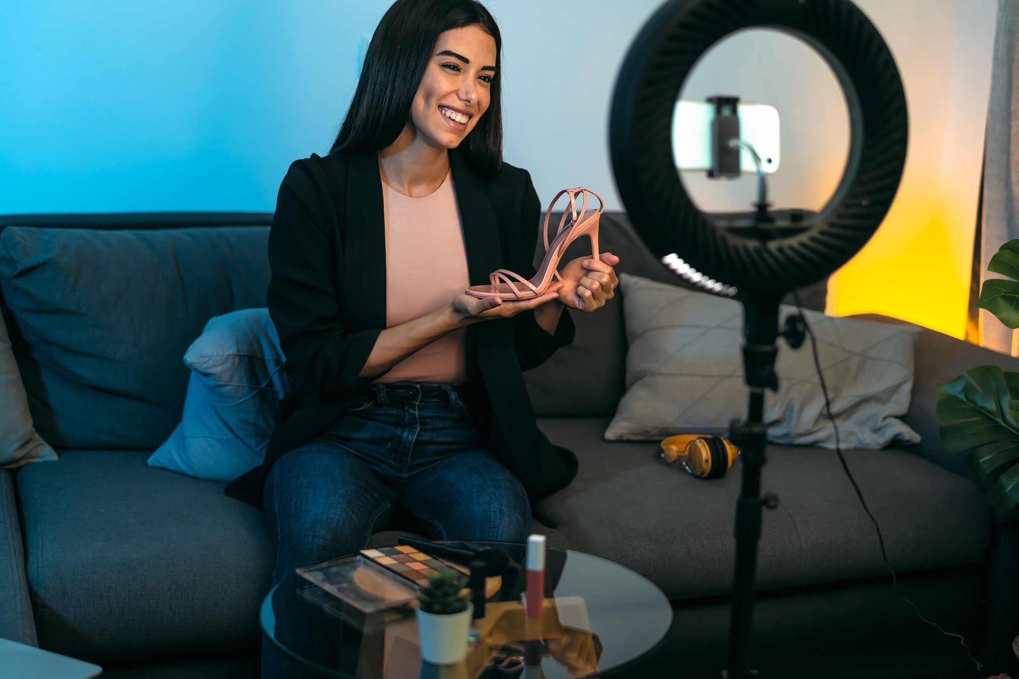 female-influencer-vlogging-online-with-smartphone-2024-11-25-21-40-59-utc female-influencer-vlogging-online-with-smartphone-2024-11-25-21-40-59-utc